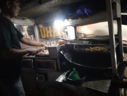 Tahu Gejrot Mas Narjo Lampu Merah Kukun Bikin Ketagihan