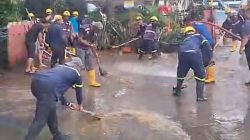 Perumdam Tirta Kerta Raharja Kabupaten Tangerang Cepat Tanggapi Banjir Akibat Kebocoran Pipa PDAM di RW 01 Karawaci